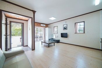 Отель Danyang Wood Scented Pension Экстерьер фото